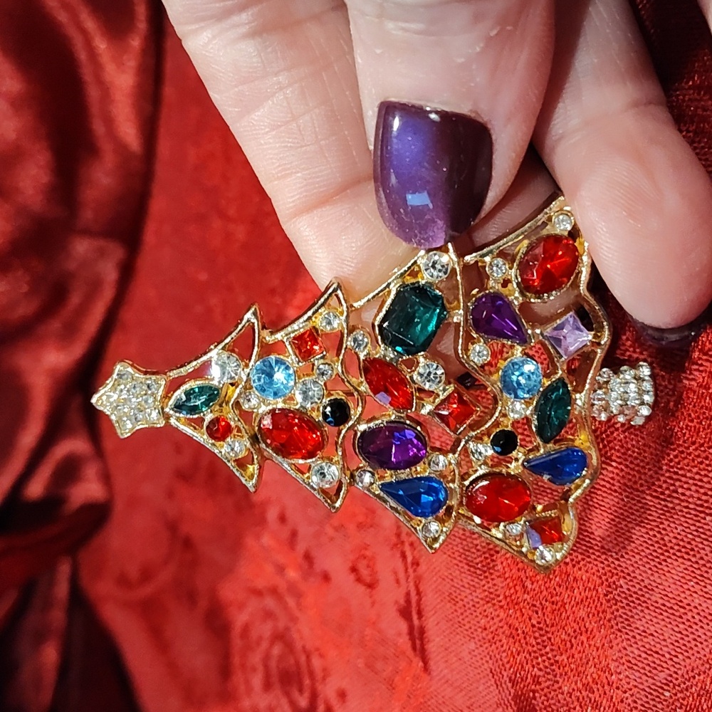 Gold Tone Christmas Tree Brooch with Multicolor Gems